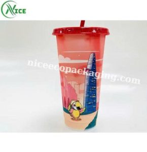 Ly nhựa đã đổi màu 